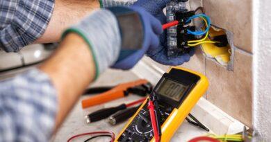 Fußbodenheizung fräsen München mit Elektroprüfung kombinieren