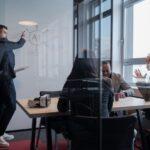 Microsoft 365 datenschutzkonform einführen – Business-Meeting zur Toolstrategie mit Fokus auf kuenstliche Intelligenz und digitale Arbeitsplatzkonzepte